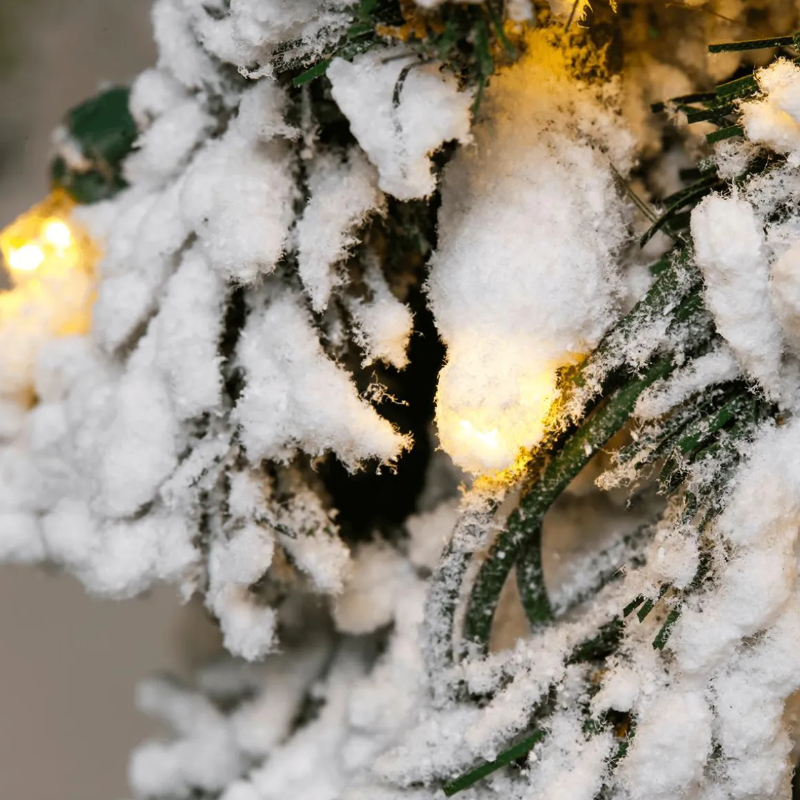 Abeto Artificial Nevado Con LED 90 Cm