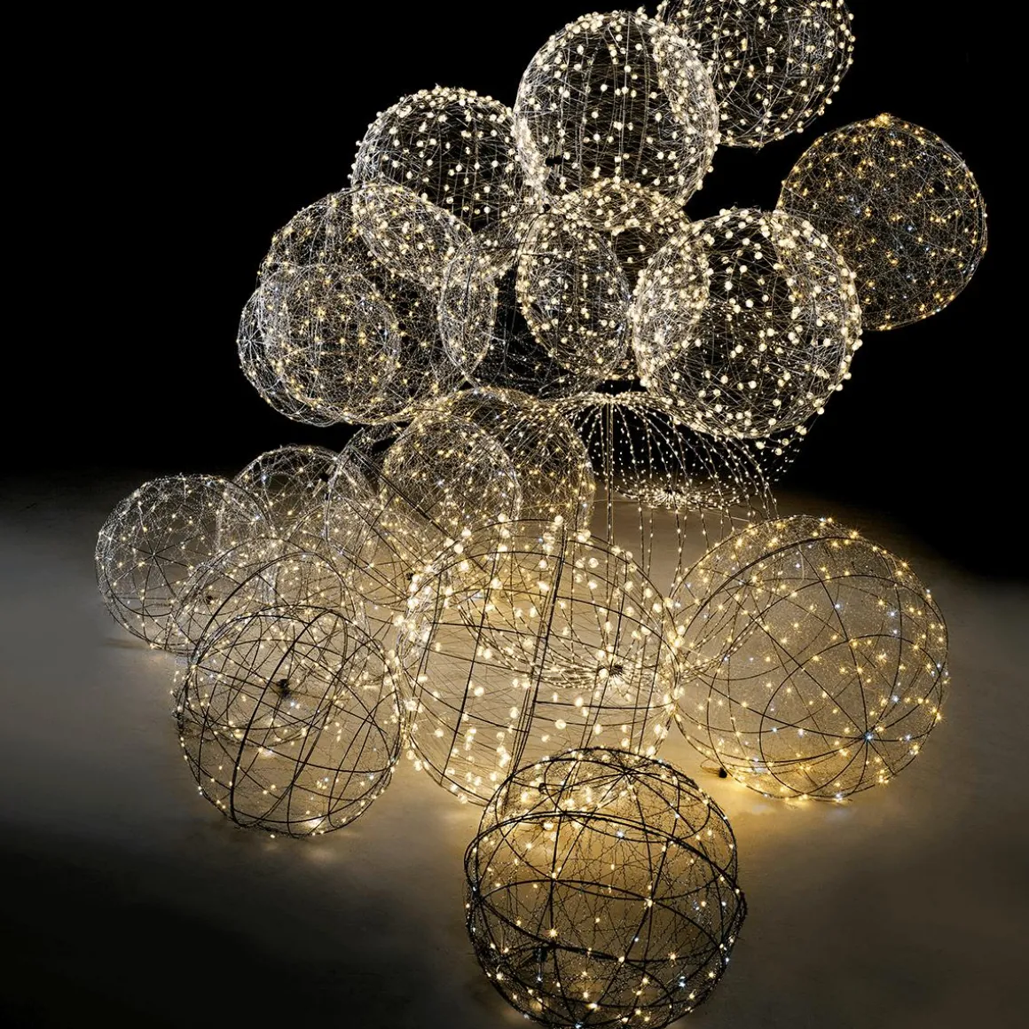 Bola Con Iluminación LED Caliente Intermitente, 45 Cm
