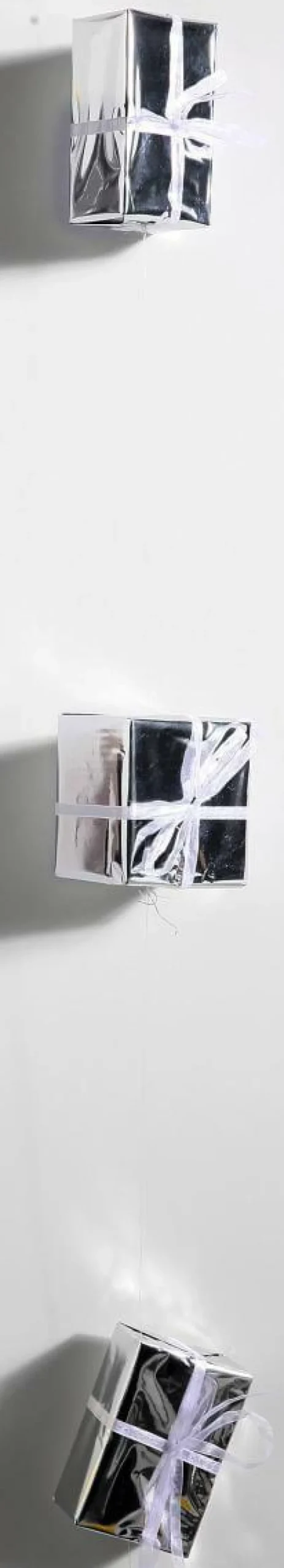 Cadena De Paquetes De Regalos Plata