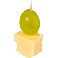 Imitación De Brocheta De Queso Y Uva Verde