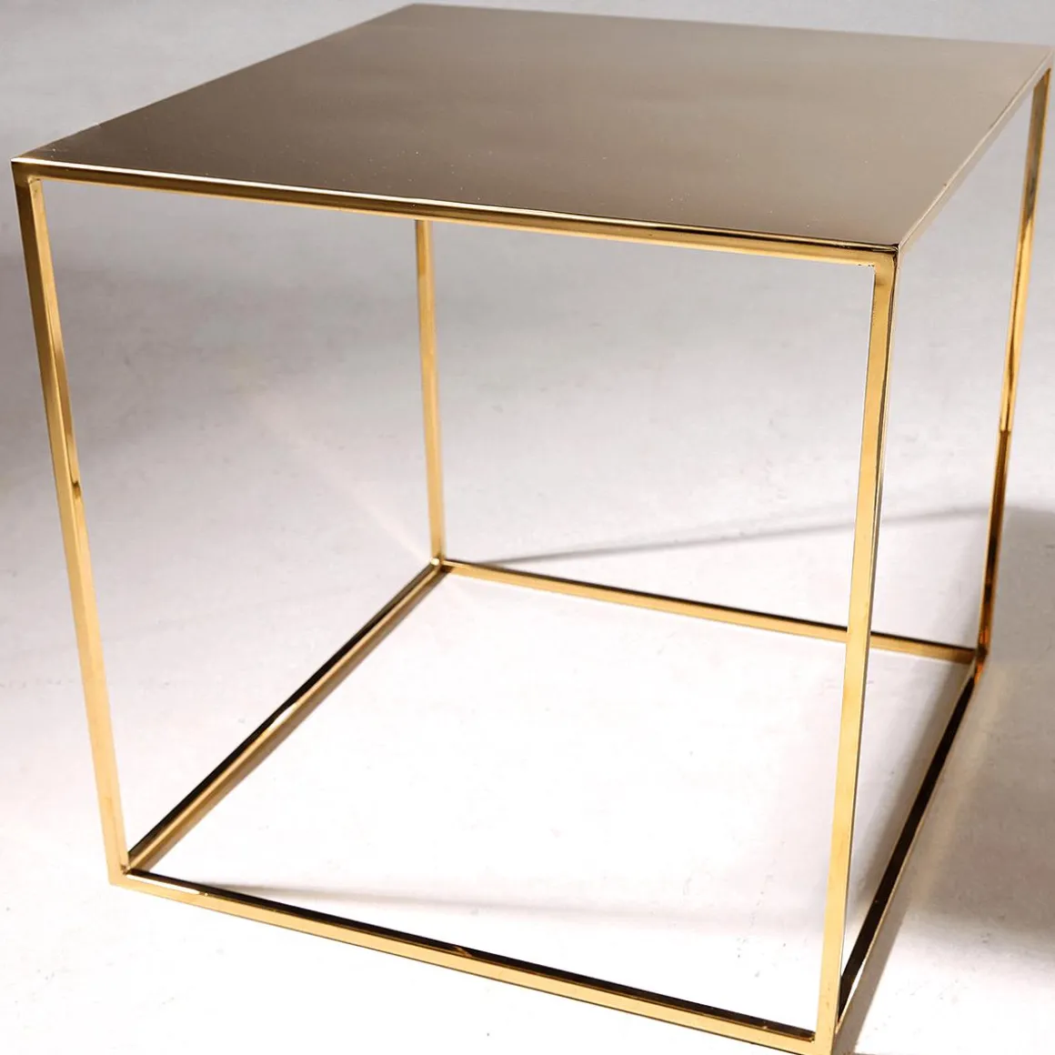 Mesa De Metal 45 X 45 Cm, Oro