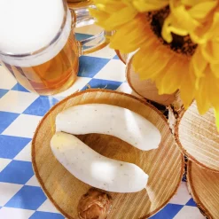 Pareja De Salchichas Blancas Con Mostaza