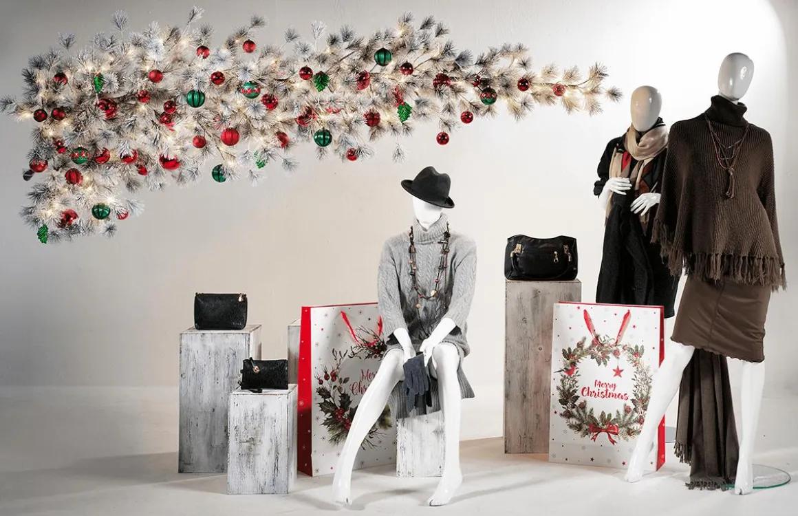 Árbol De Navidad Artificial Colgante Pino Con Agujas Escarchadas Y LED 300 Cm
