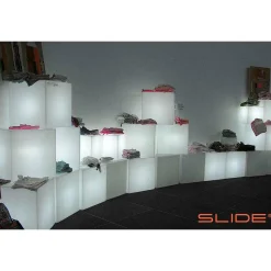 Slide Cubo Luminoso